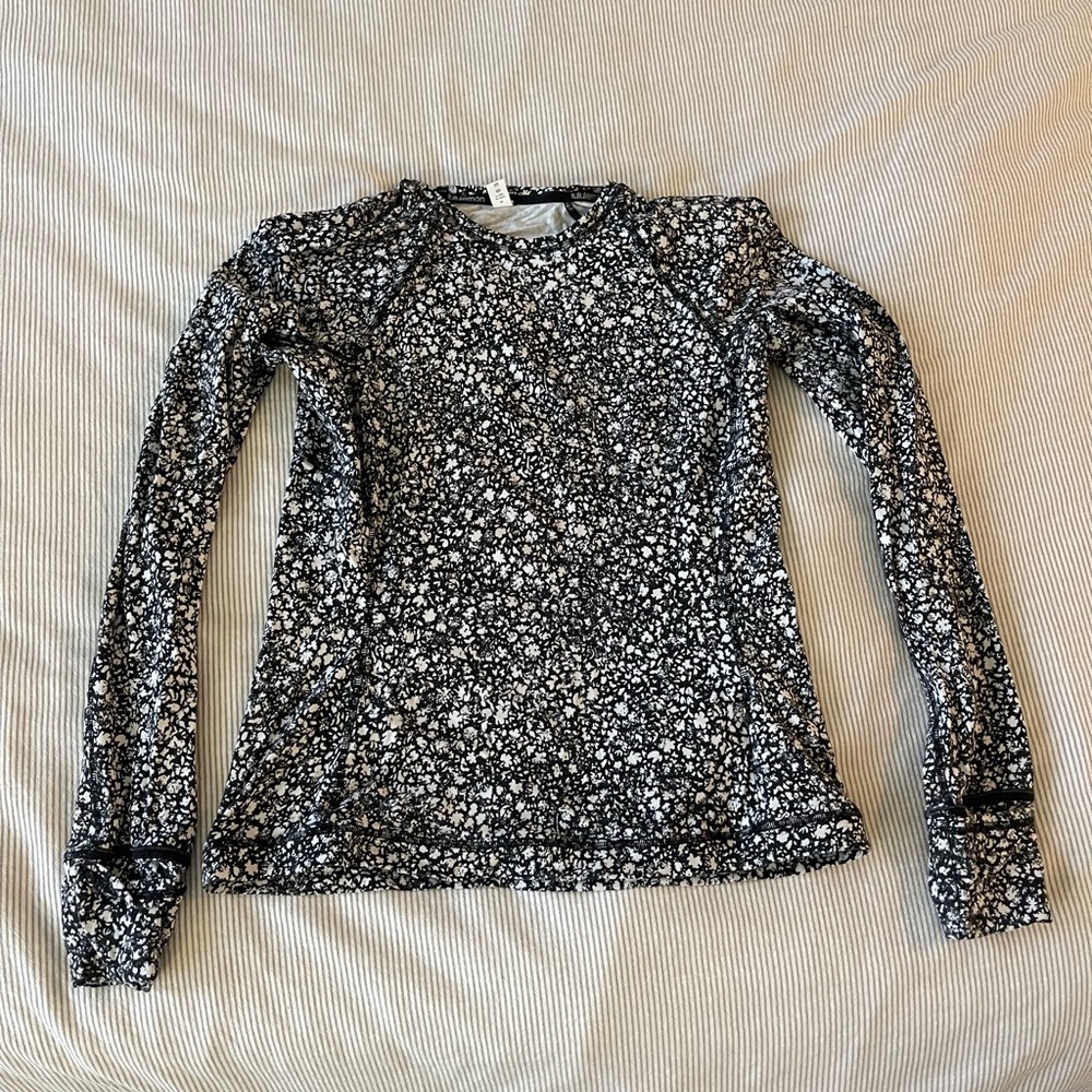 Lululemon Monochrome Floral Fleece Long Sleeve Top Size 8